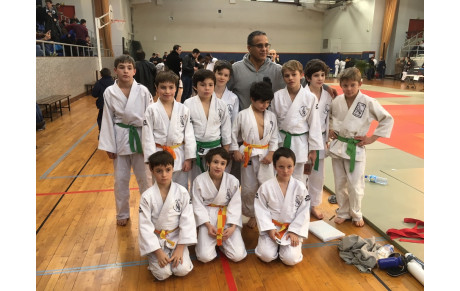 Notre équipe Poussins Benjamins Minimes finit 5ème à Neuilly